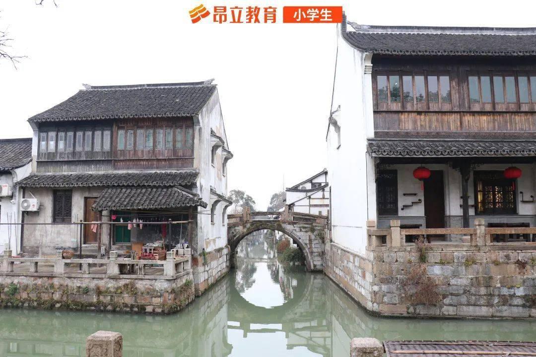 如何教育孩子不要攀比游戏画面